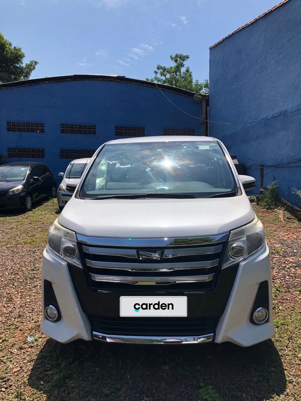 TOYOTA NOAH 2014