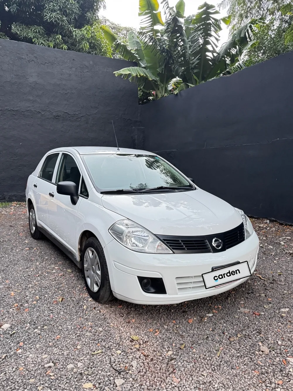 NISSAN TIIDA 2015