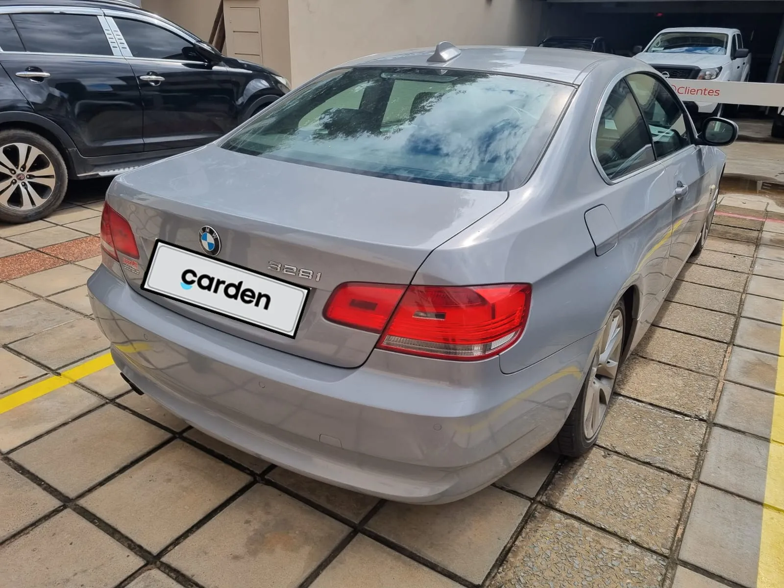 BMW 328i 2010, imagen 2