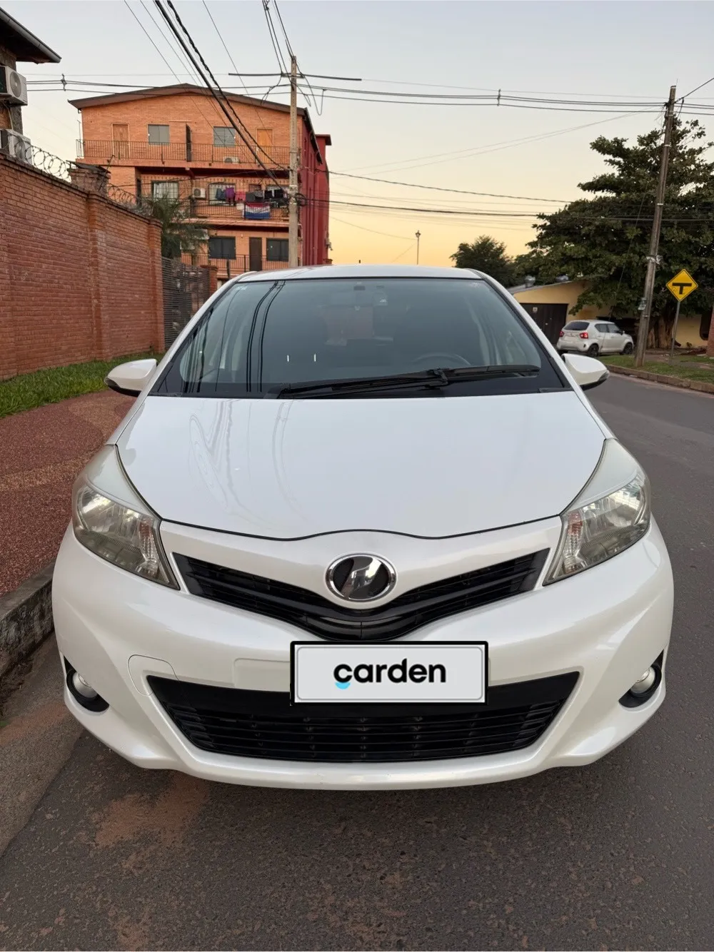 TOYOTA VITZ 2013