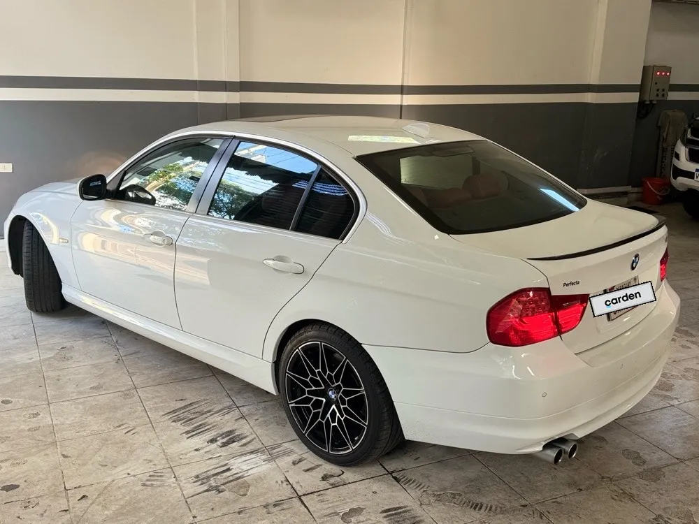 BMW 330 2011, imagen 3