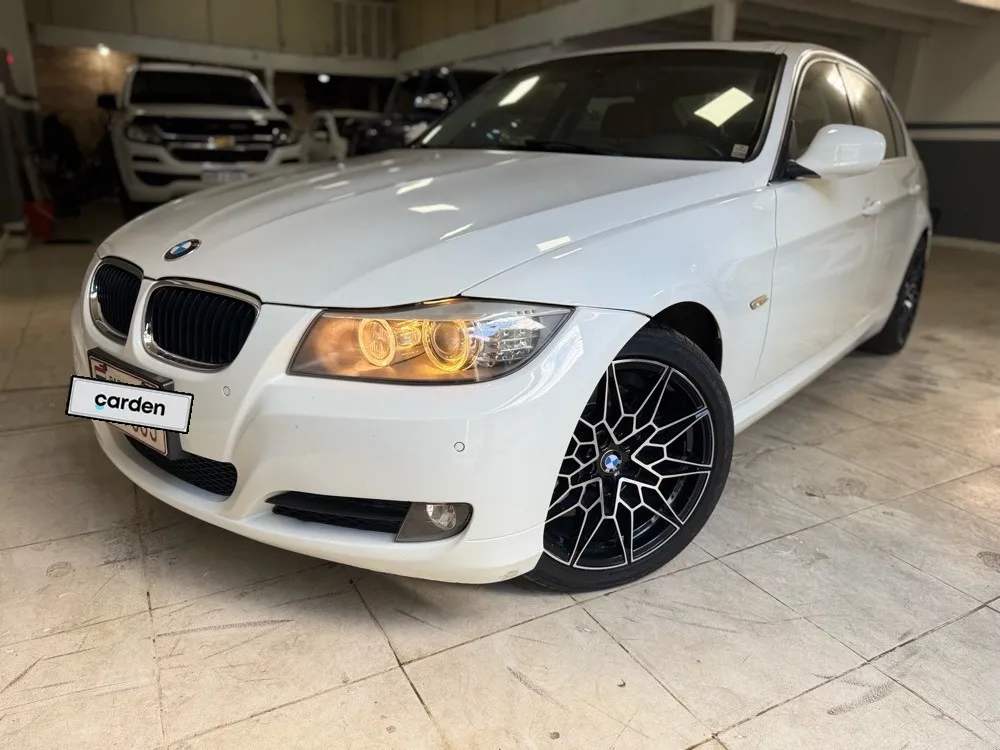 BMW 330 2011, imagen 4