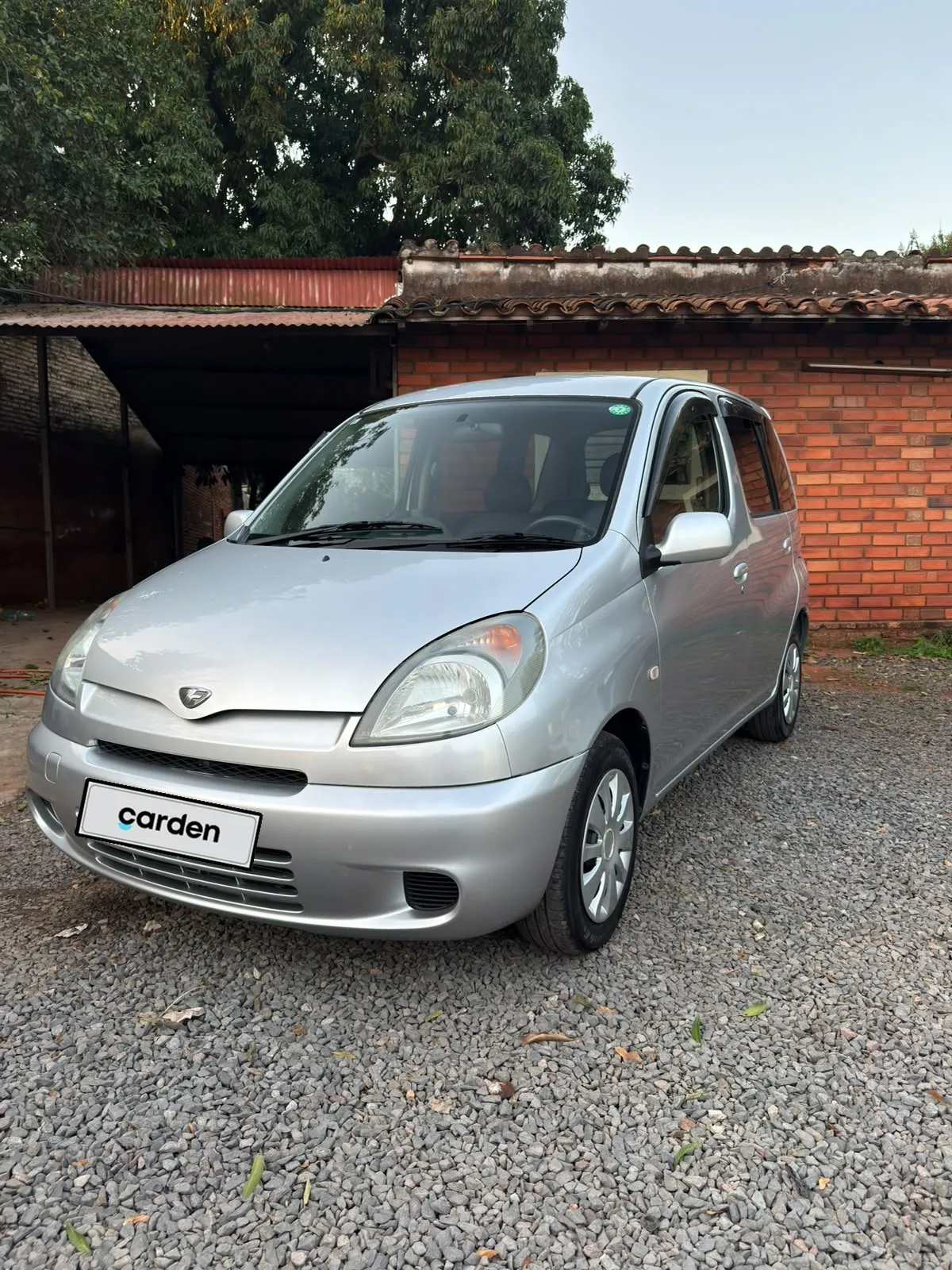 TOYOTA FUNCARGO 2004