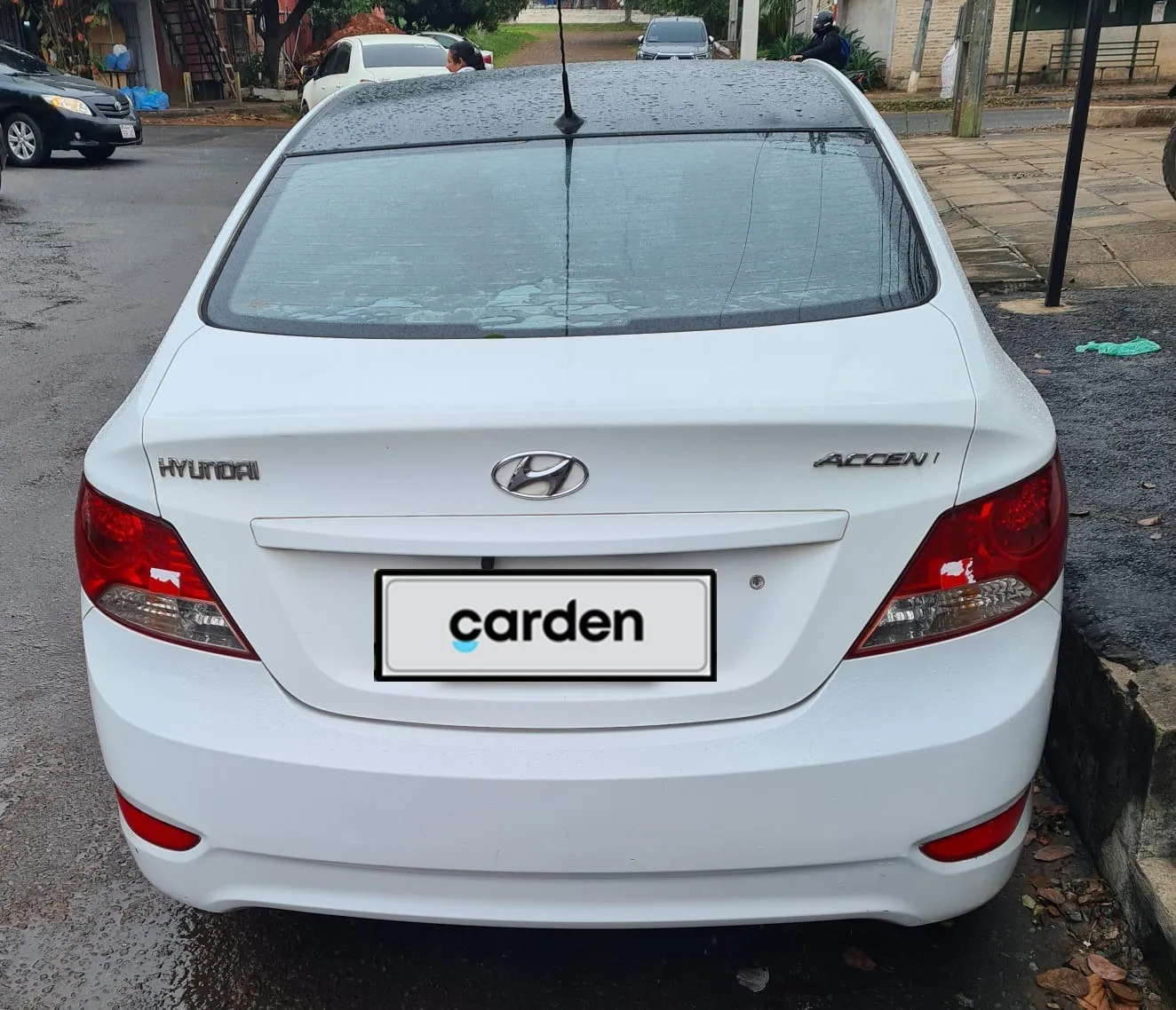 HYUNDAI ACCENT 2011, imagen 4