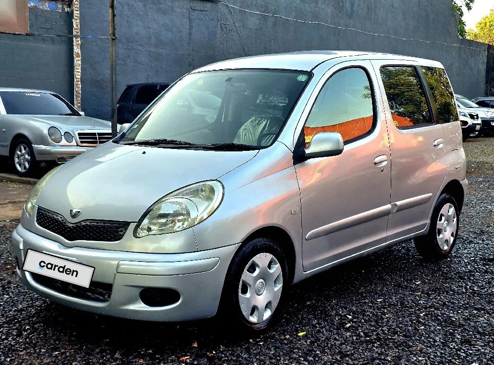 TOYOTA FUNCARGO 2006, imagen 2