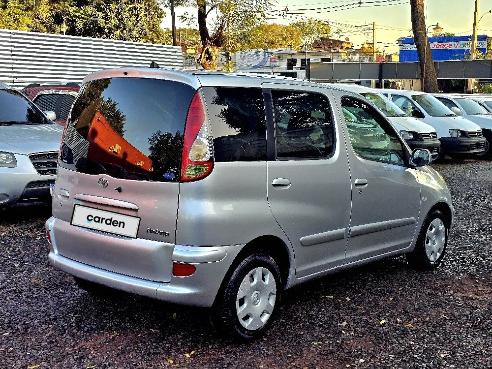 TOYOTA FUNCARGO 2006, imagen 3