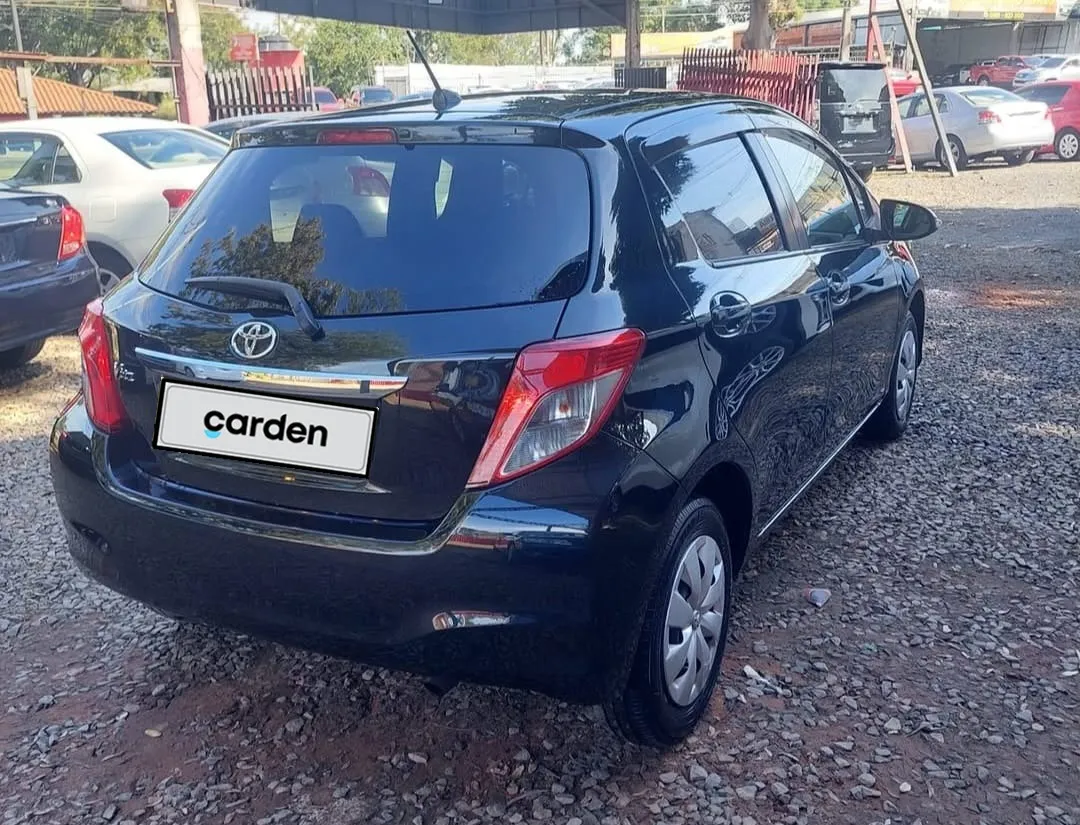 TOYOTA NEW VITZ 2012, imagen 3