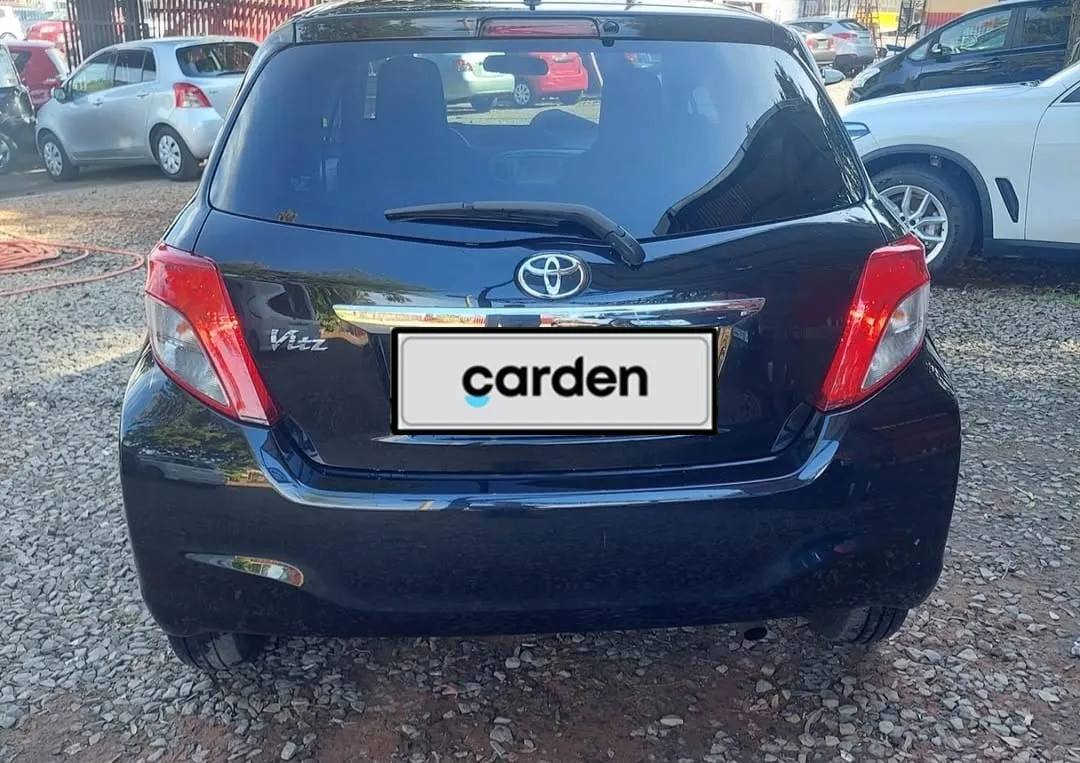 TOYOTA NEW VITZ 2012, imagen 4