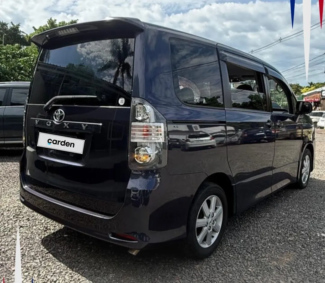 TOYOTA VOXY 2008, imagen 4