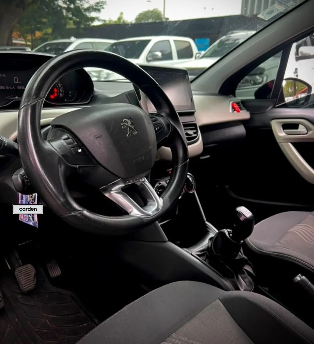 PEUGEOT 208 2018, imagen 5