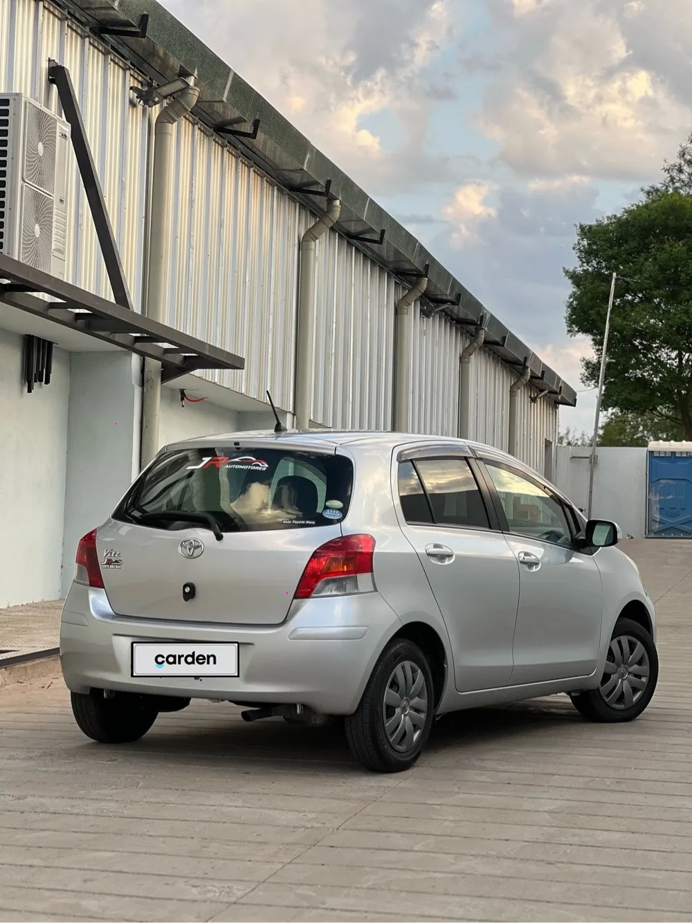 TOYOTA NEW VITZ 2010, imagen 2
