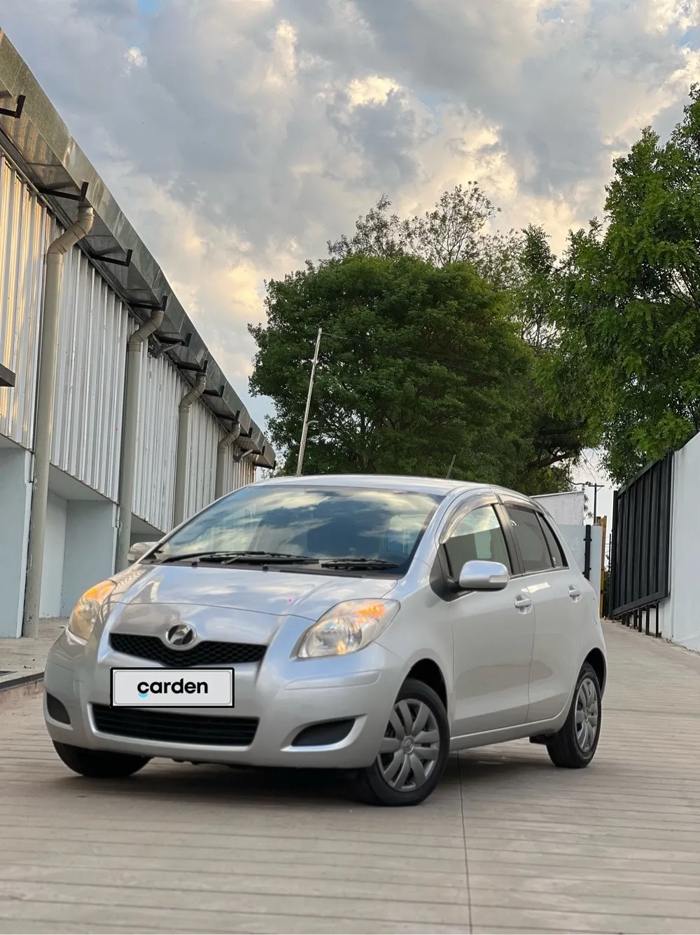 TOYOTA NEW VITZ 2010, imagen 4