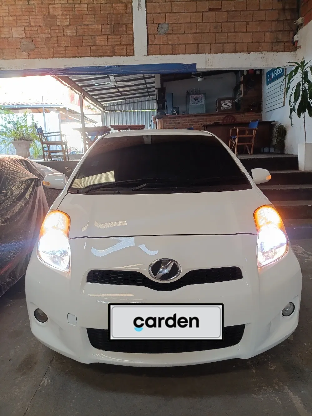 TOYOTA VITZ RS 2010