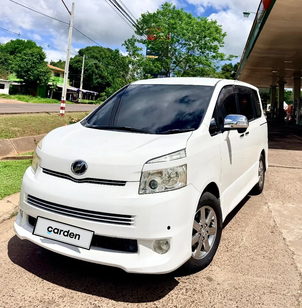 TOYOTA VOXY 2009