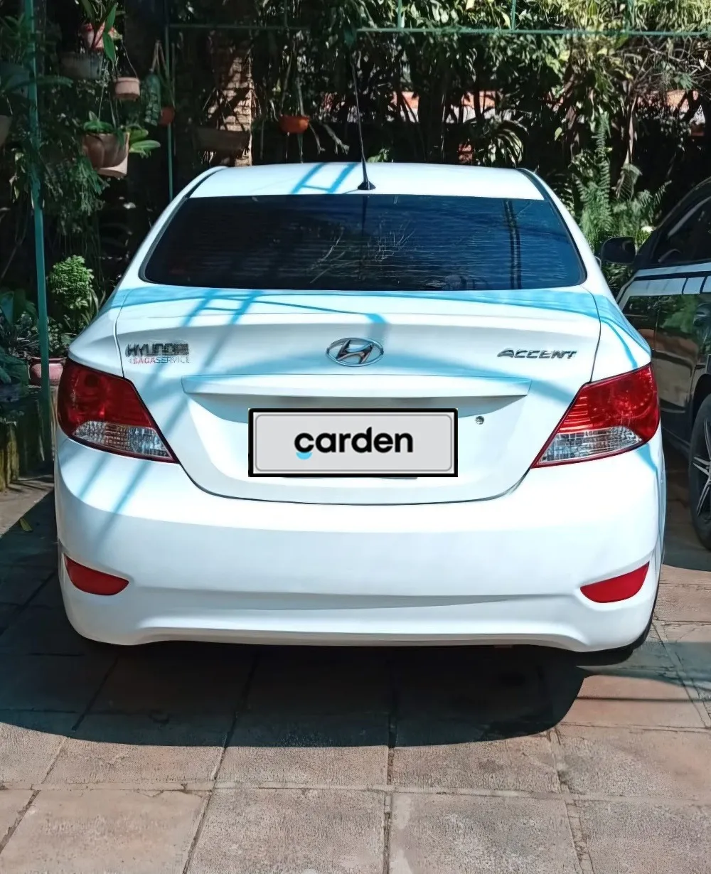 HYUNDAI ACCENT 2012, imagen 5
