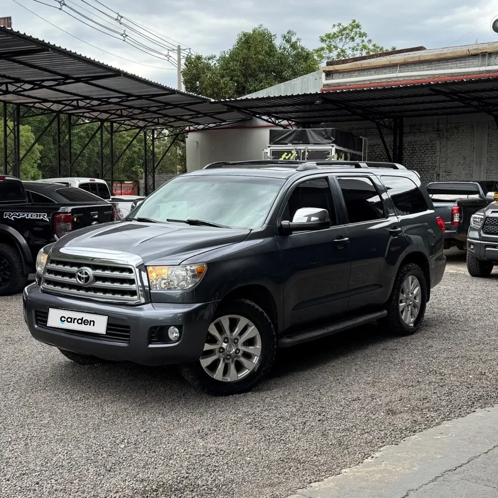 TOYOTA SEQUOIA 2010