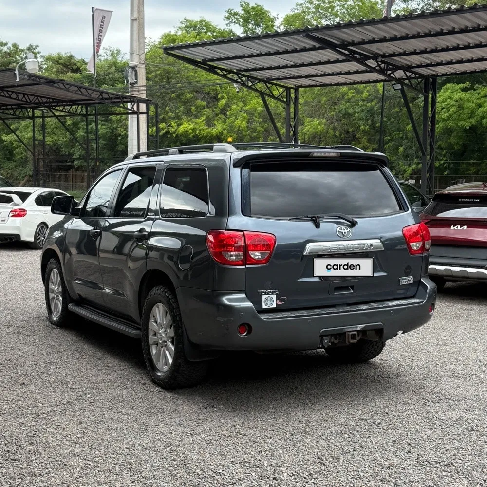 TOYOTA SEQUOIA 2010, imagen 3
