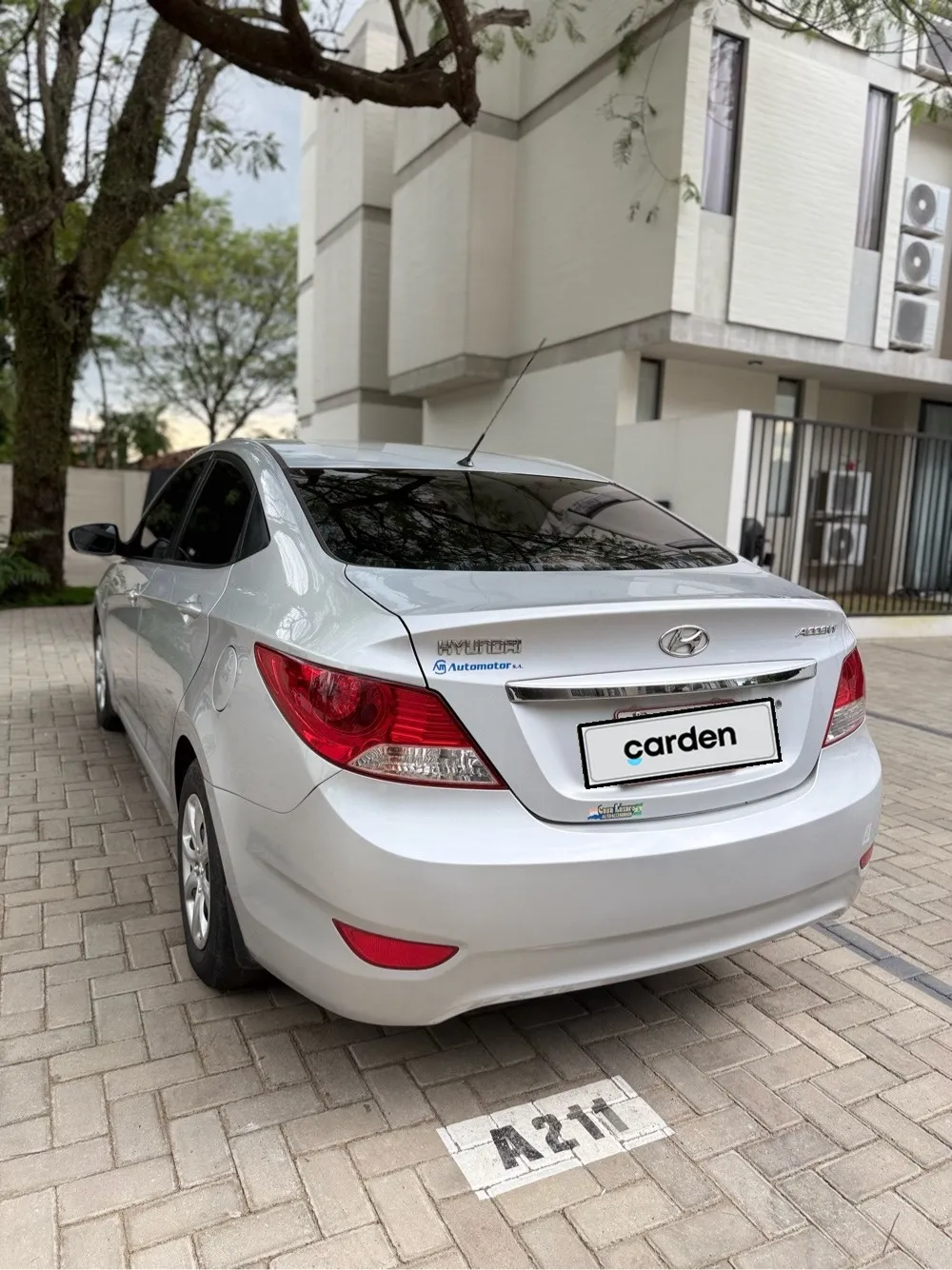 HYUNDAI ACCENT 2013, imagen 2