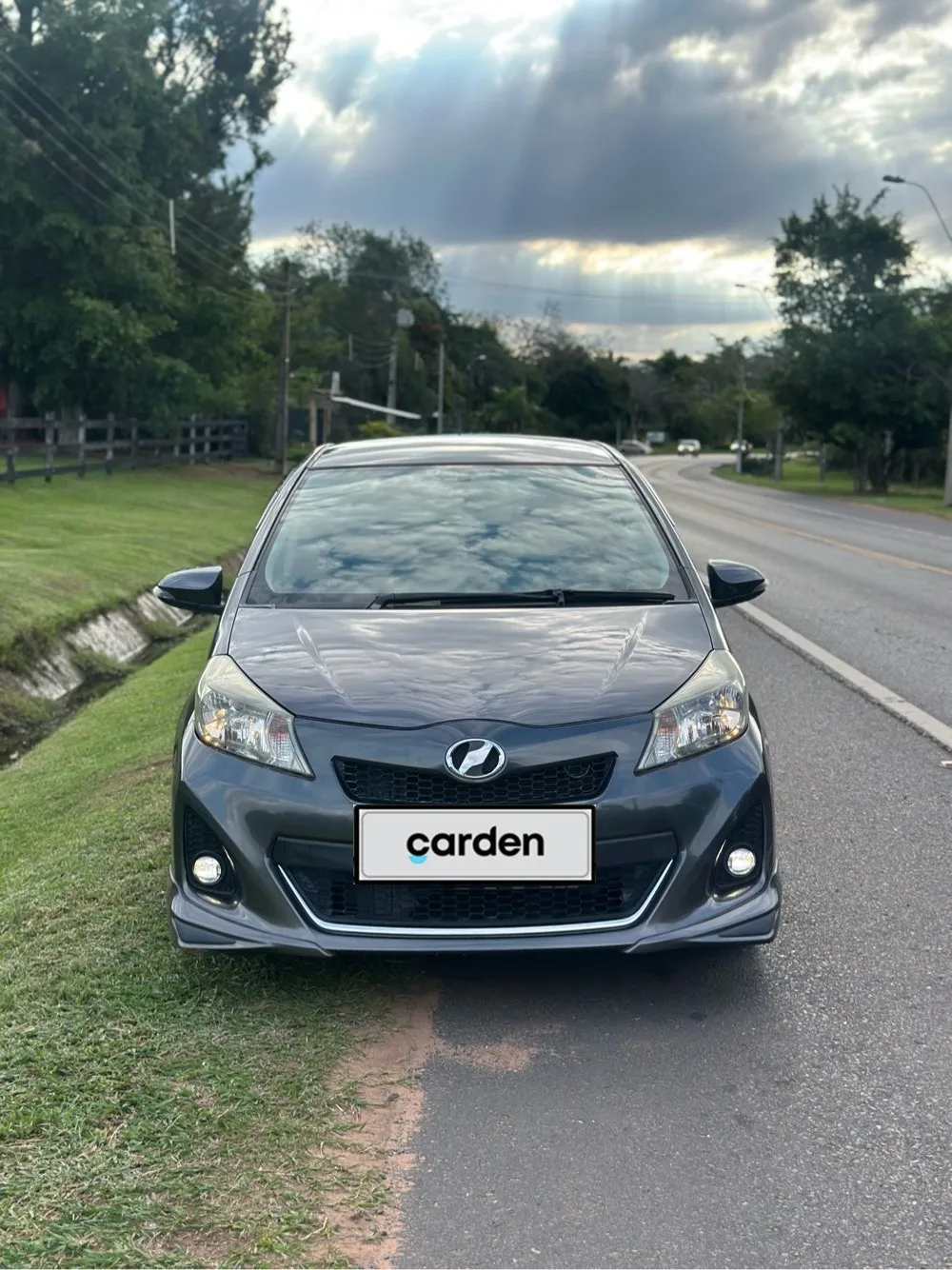 TOYOTA NEW VITZ 2011