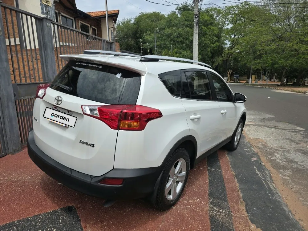 TOYOTA RAV4 2014, imagen 2