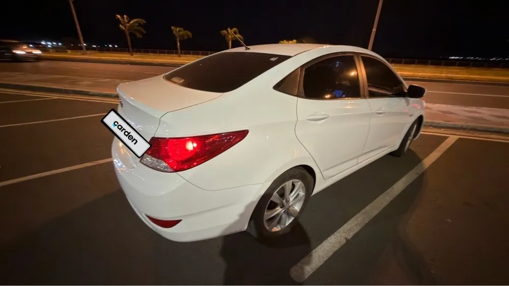 HYUNDAI ACCENT 2014, imagen 4