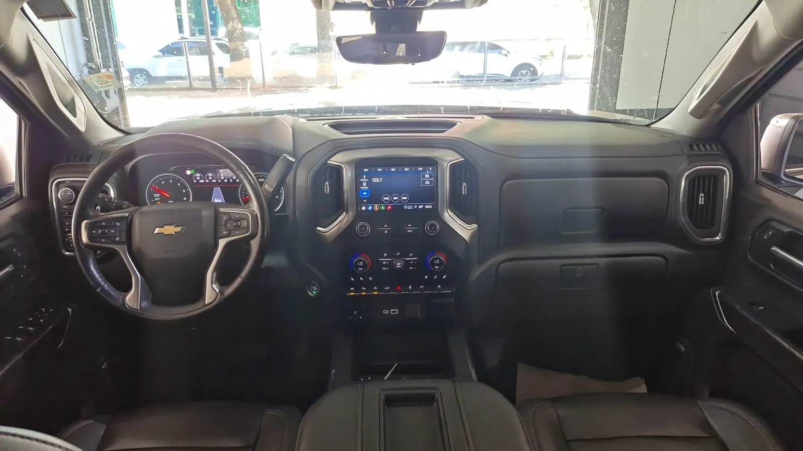 CHEVROLET SILVERADO 2021, imagen 3
