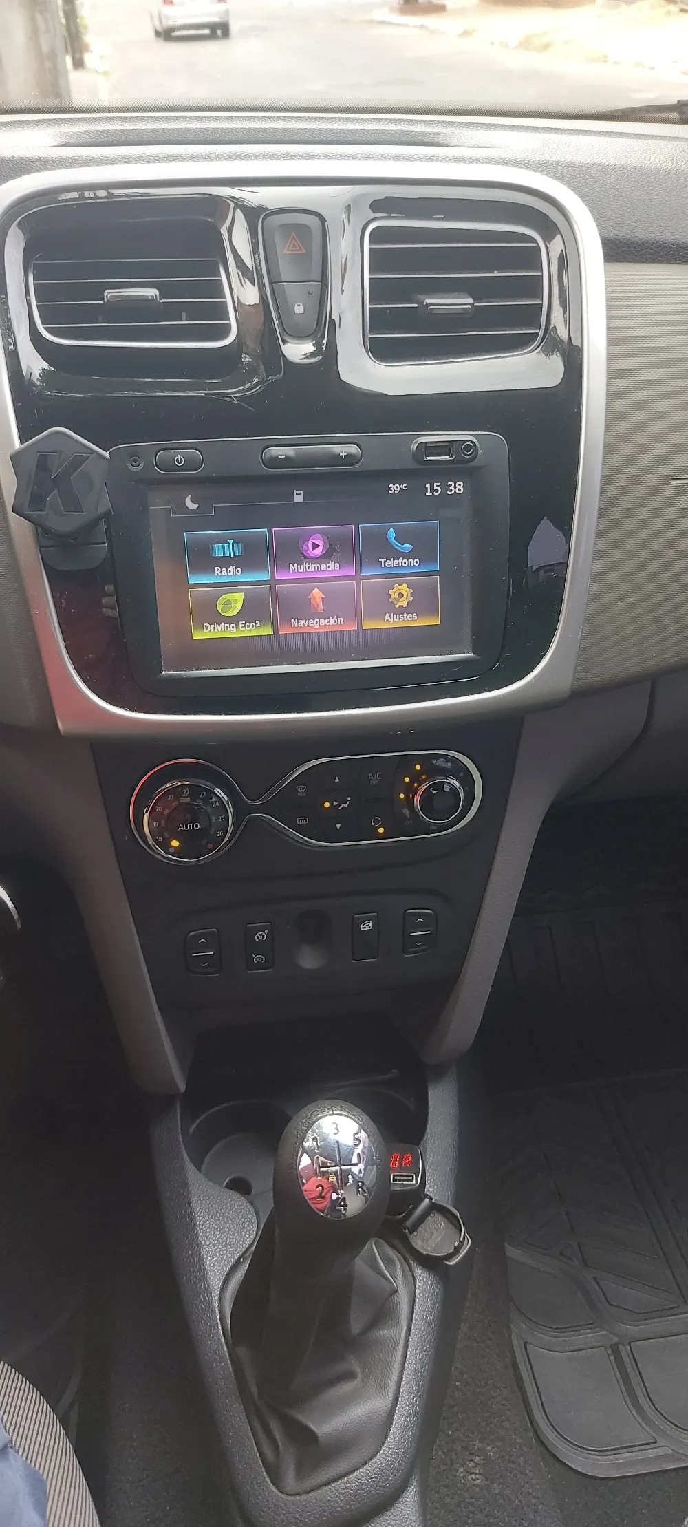 RENAULT LOGAN 2019, imagen 4