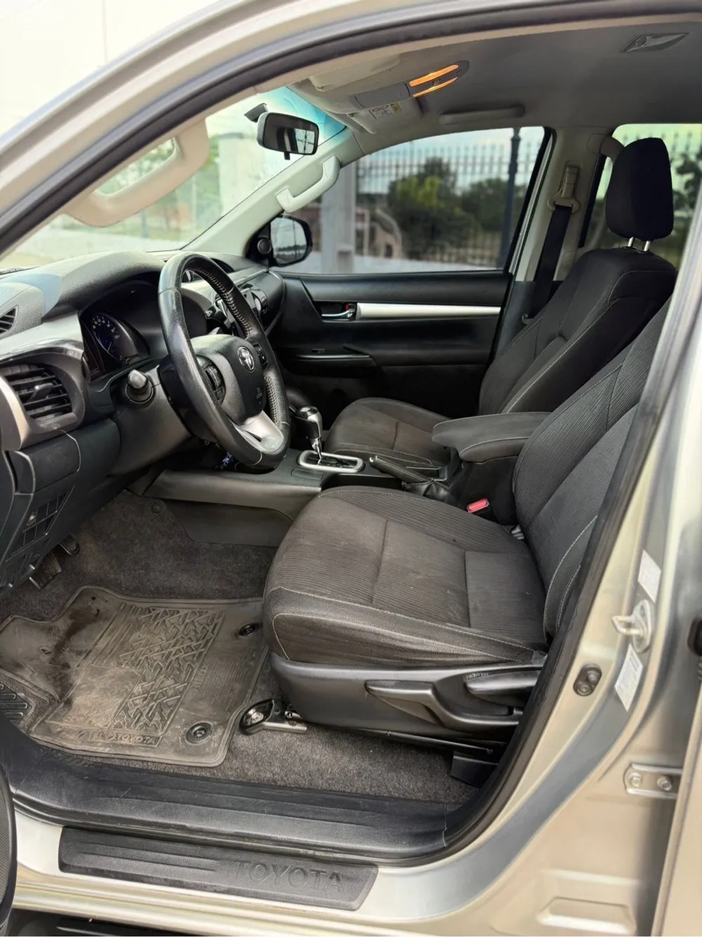 TOYOTA HILUX 2016, imagen 5