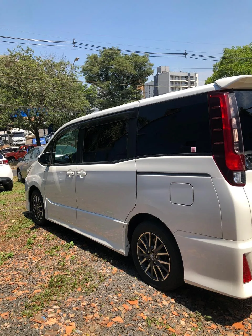 TOYOTA NOAH 2014, imagen 2