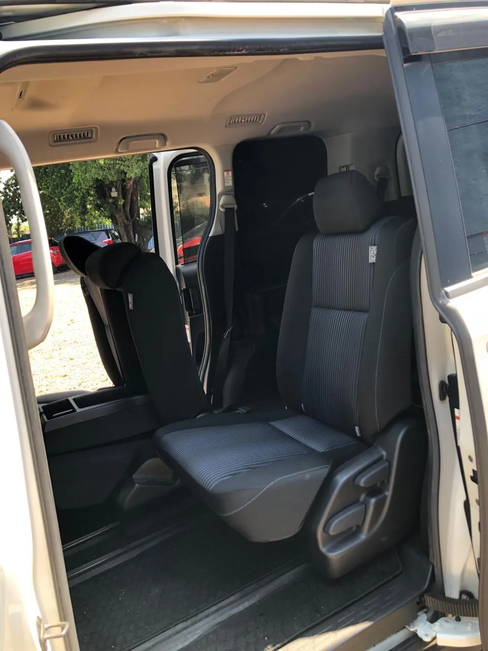 TOYOTA NOAH 2014, imagen 4