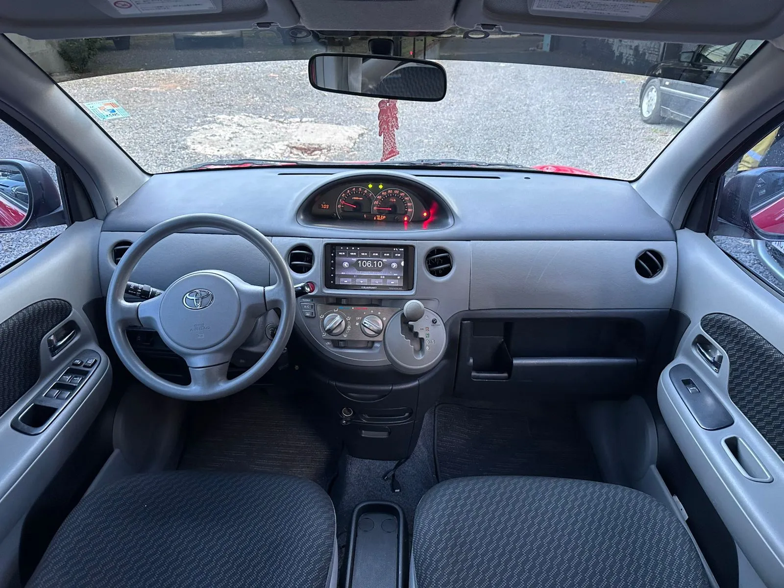 TOYOTA SIENTA 2009, imagen 2