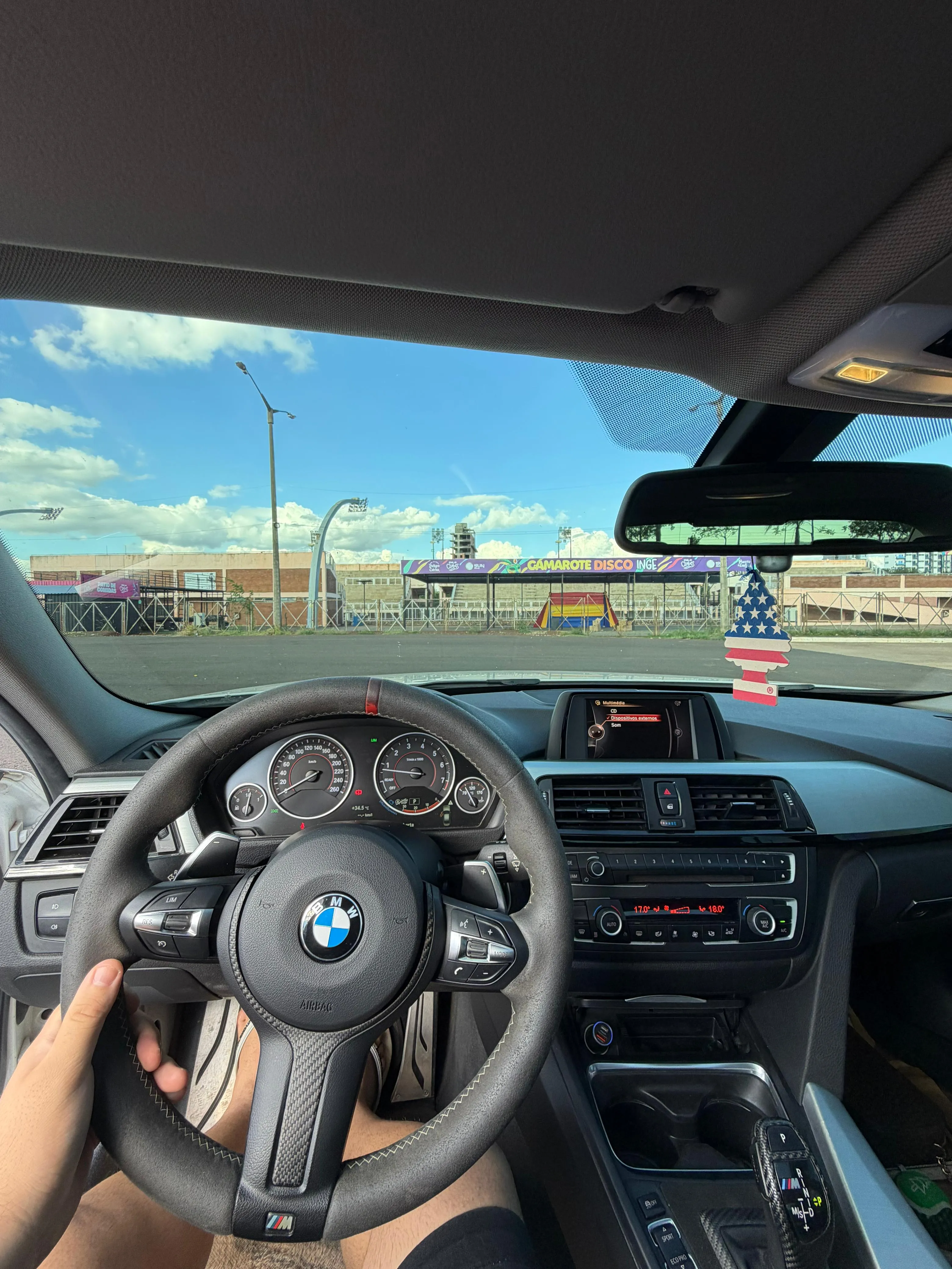 BMW 328i 2015, imagen 2