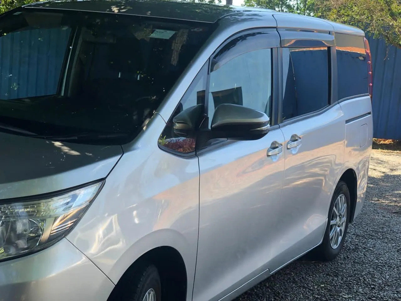 TOYOTA NOAH 2014, imagen 2