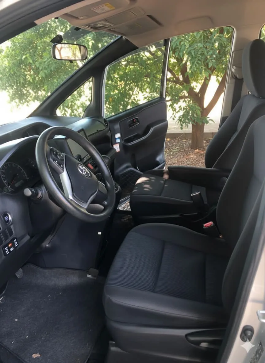 TOYOTA NOAH 2014, imagen 3