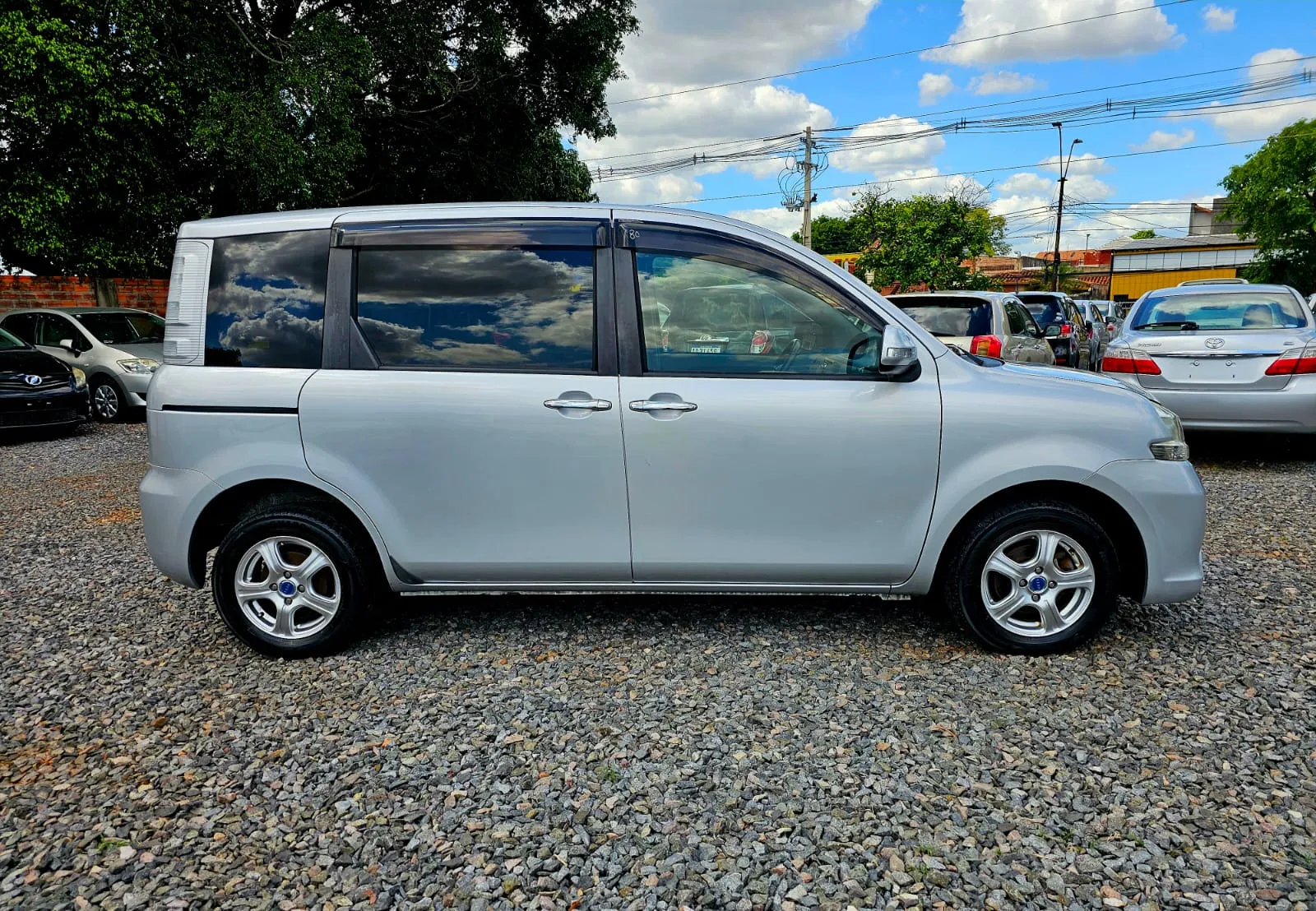 TOYOTA SIENTA 2011, imagen 2