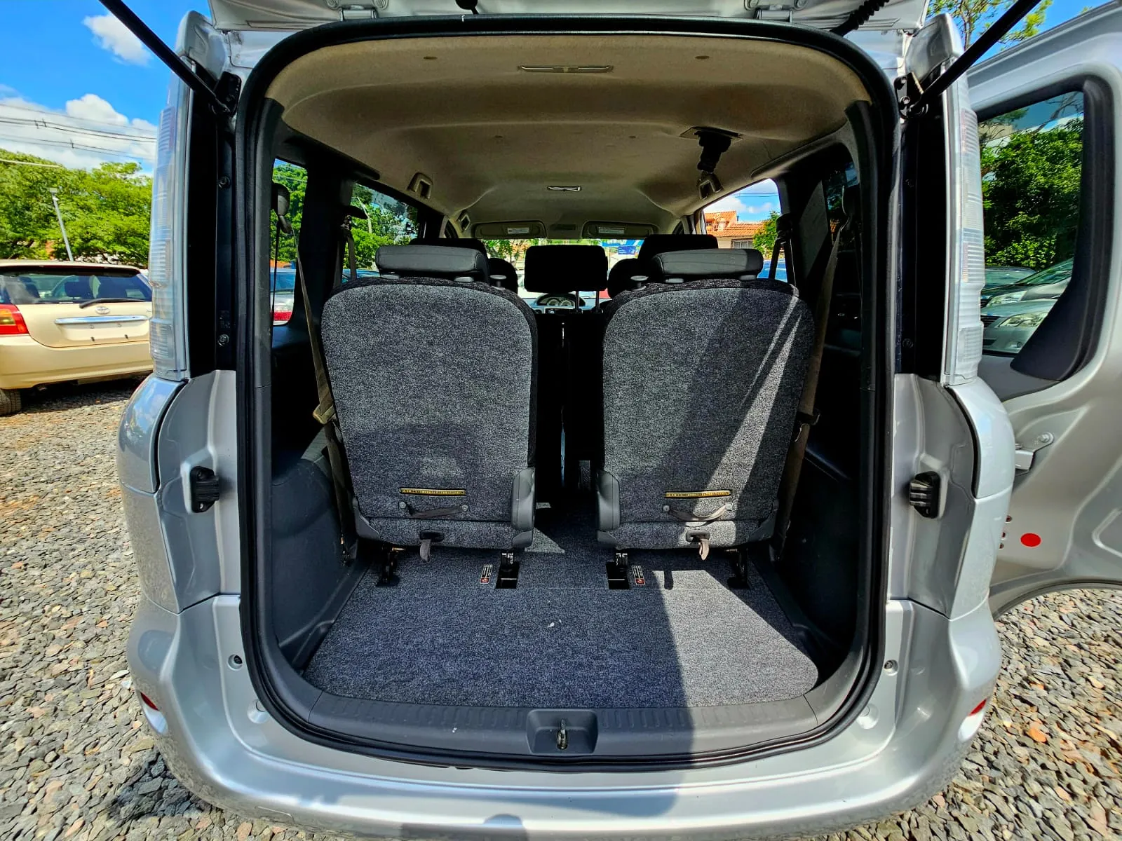 TOYOTA SIENTA 2011, imagen 3