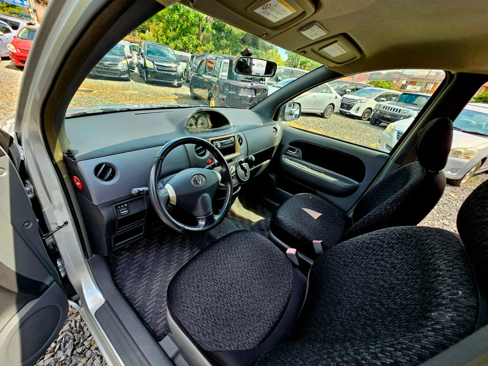 TOYOTA SIENTA 2011, imagen 5