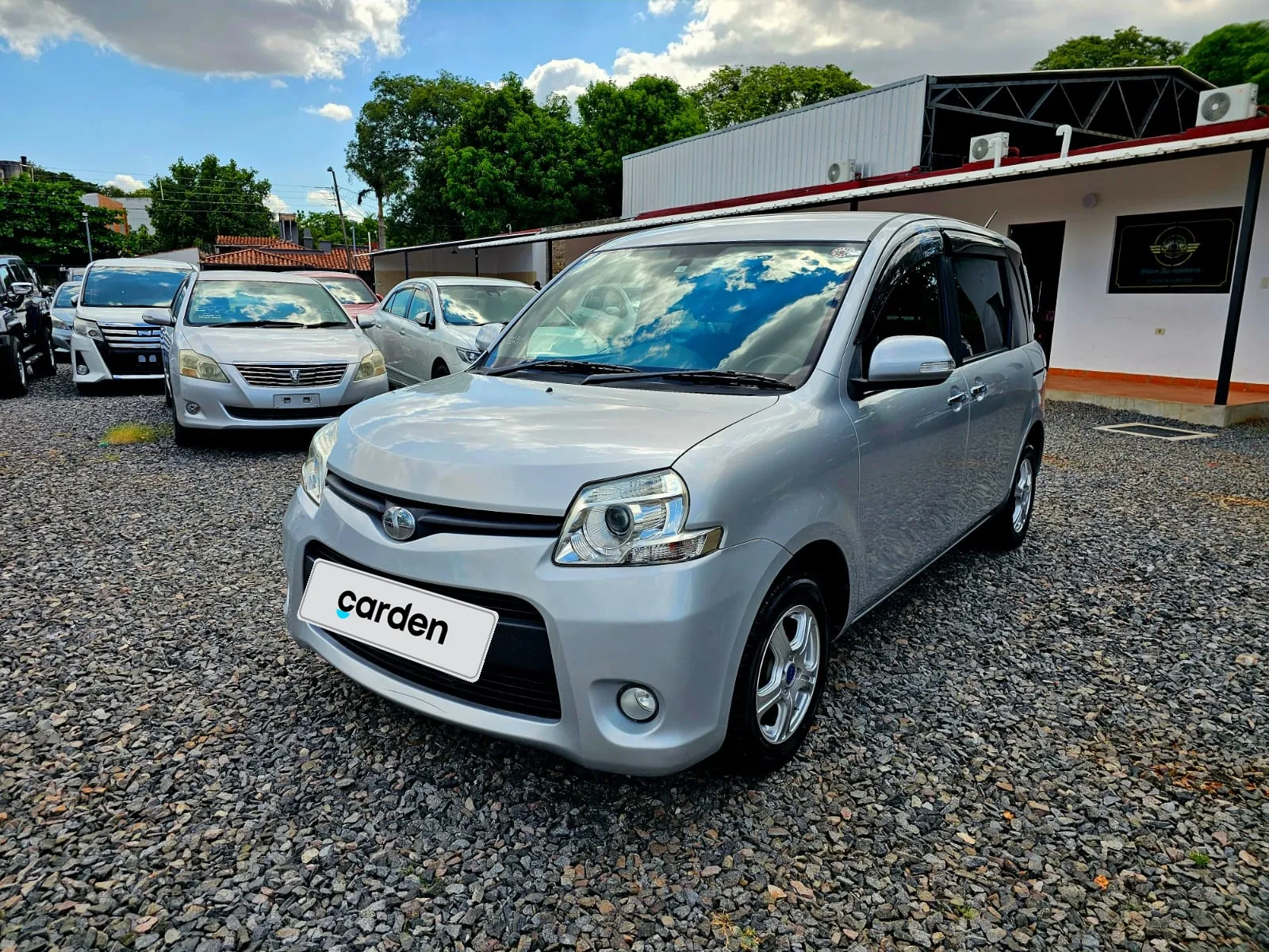 TOYOTA SIENTA 2011