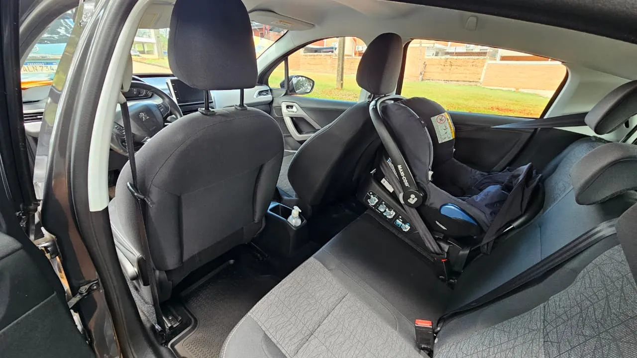 PEUGEOT 208 2019, imagen 2