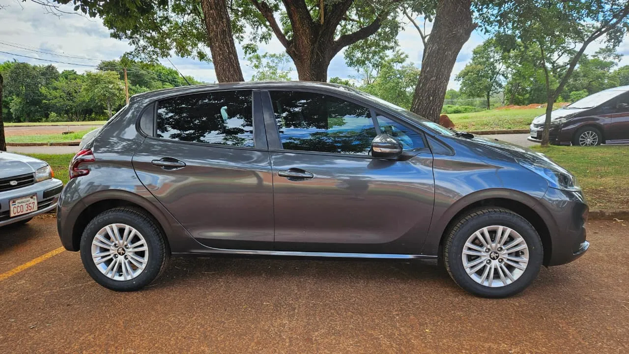 PEUGEOT 208 2019, imagen 4
