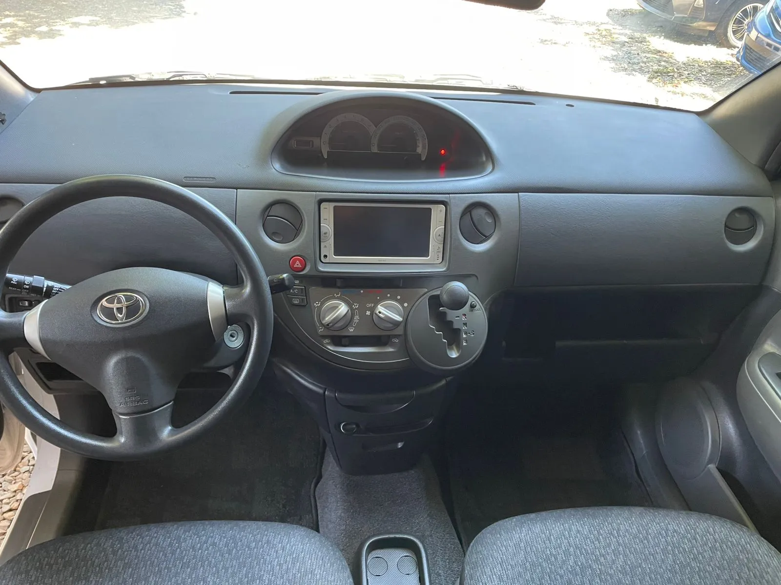 TOYOTA SIENTA 2009, imagen 2
