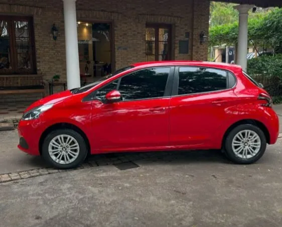 PEUGEOT 208 2022, imagen 2