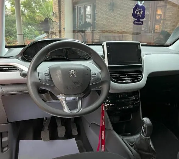 PEUGEOT 208 2022, imagen 3