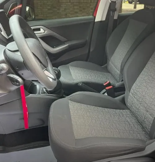 PEUGEOT 208 2022, imagen 4