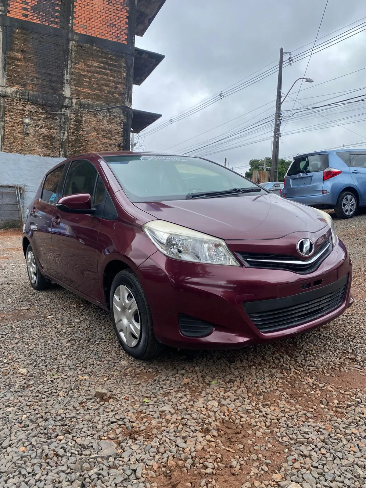 TOYOTA VITZ 2011