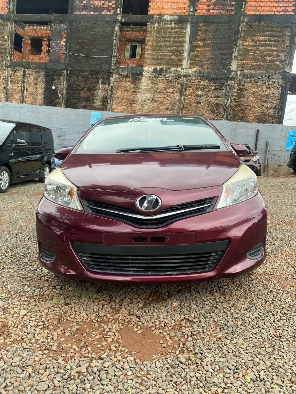 TOYOTA VITZ 2011, imagen 2