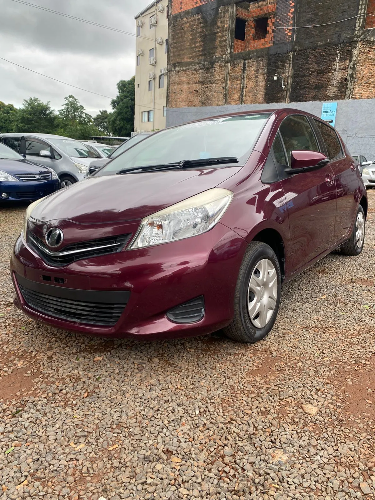 TOYOTA VITZ 2011, imagen 3
