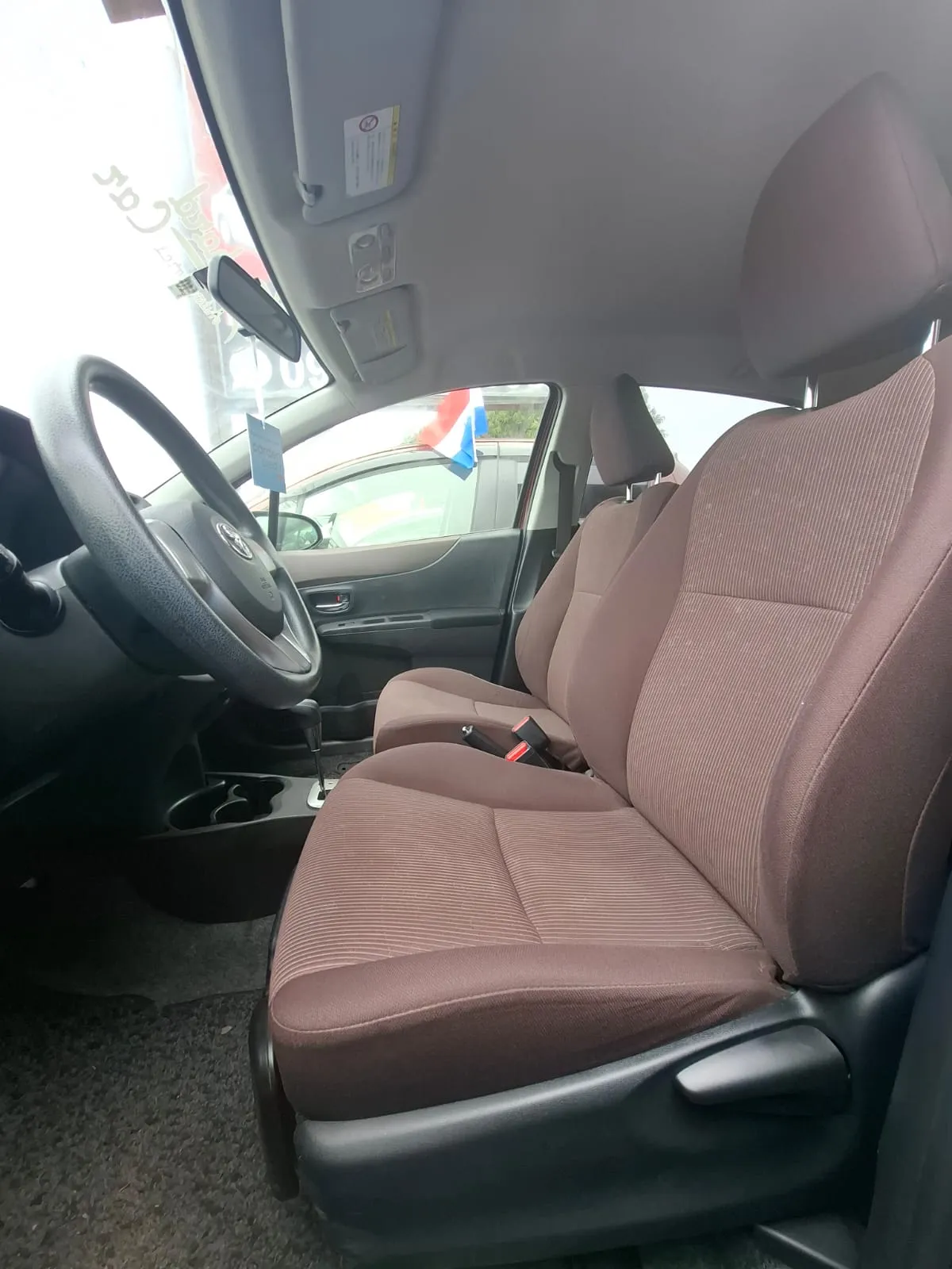 TOYOTA VITZ 2011, imagen 8