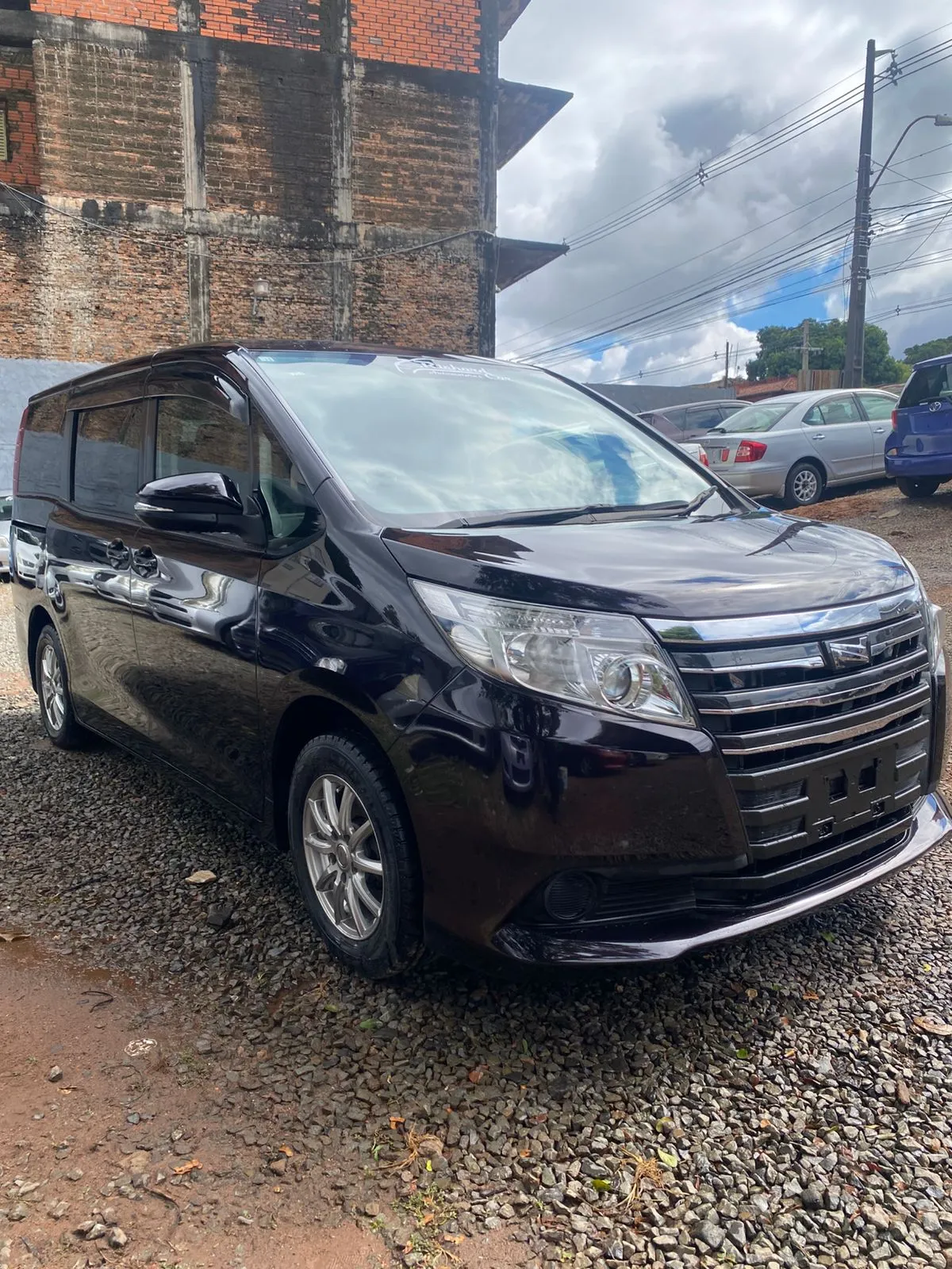 TOYOTA NOAH 2014