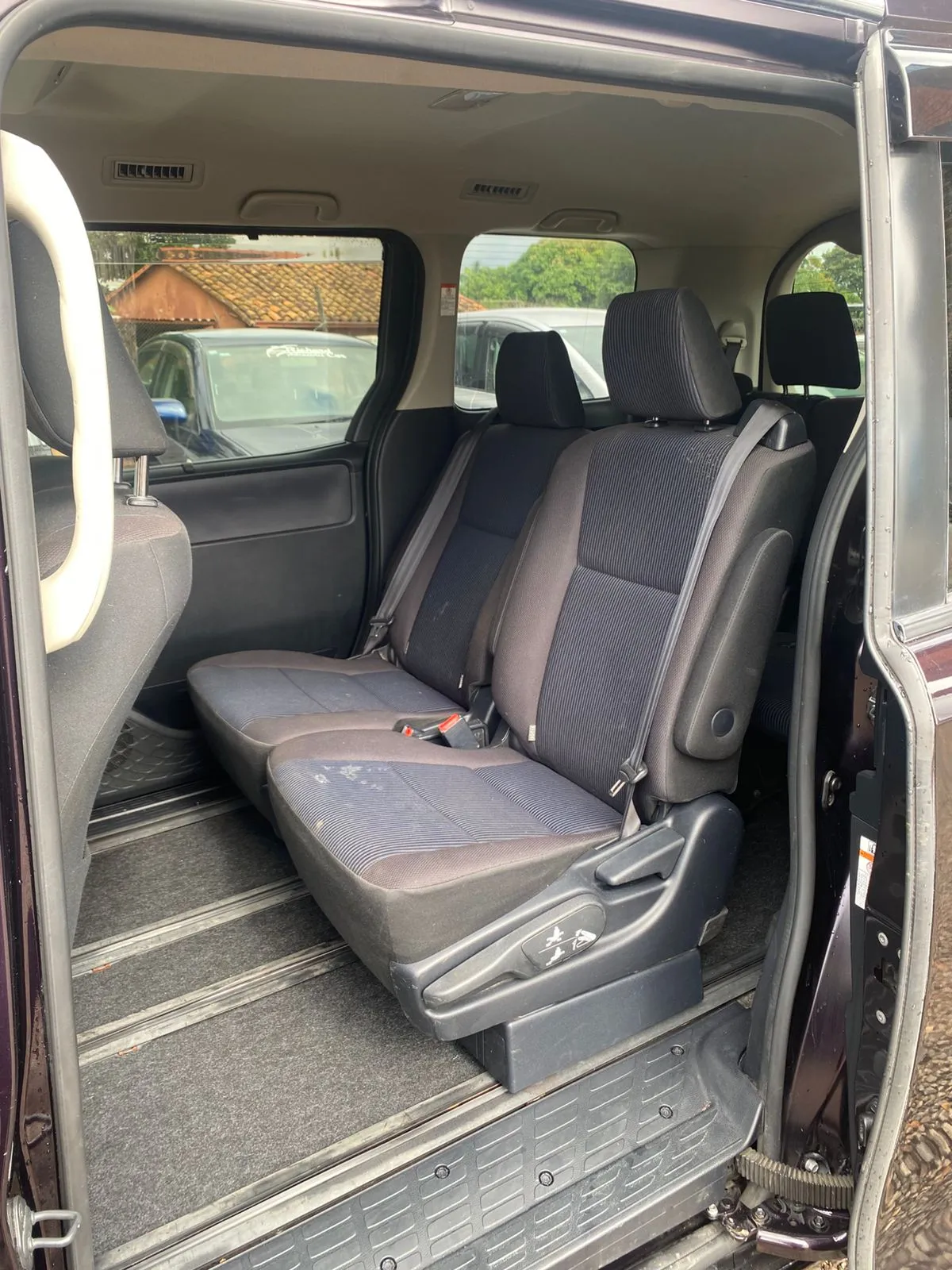 TOYOTA NOAH 2014, imagen 3